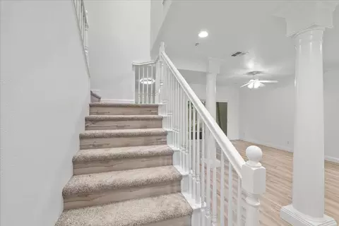 Entry Way - 1433 Scenic Dr, Modesto, CA 95355 photo 6 of 8