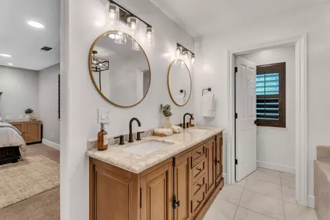 Bath - 2754 Stone Ln, Placerville, CA 95667 photo 2 of 5