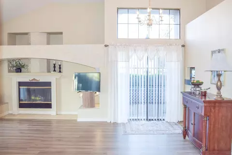 Living - 894 Cinnamon Teal Ct, Manteca, CA 95337 photo 3 of 5