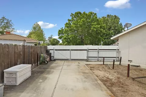 Exterior - 1516 Tiburon Ct, Modesto, CA 95350 photo 12 of 14