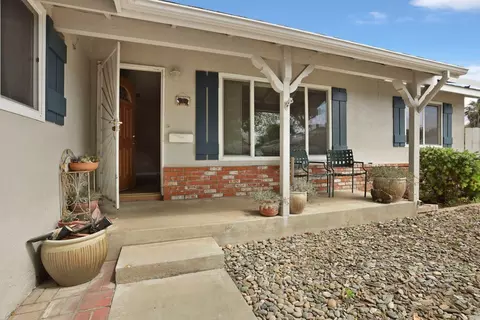 Exterior - 1516 Tiburon Ct, Modesto, CA 95350 photo 7 of 14