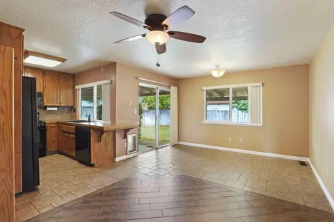 Living - 1516 Tiburon Ct, Modesto, CA 95350 photo 4 of 4