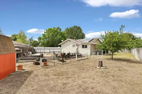 Exterior - 1516 Tiburon Ct, Modesto, CA 95350 photo 13 of 14