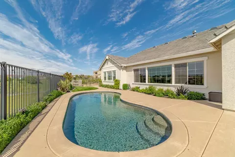 Exterior - 930 Dusty Stone Loop, Rocklin, CA 95765 photo 8 of 14