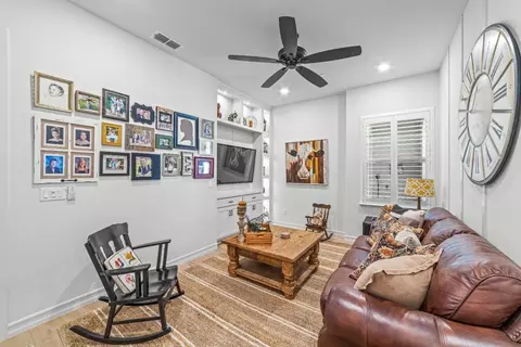 Living - 930 Dusty Stone Loop, Rocklin, CA 95765 photo 5 of 9