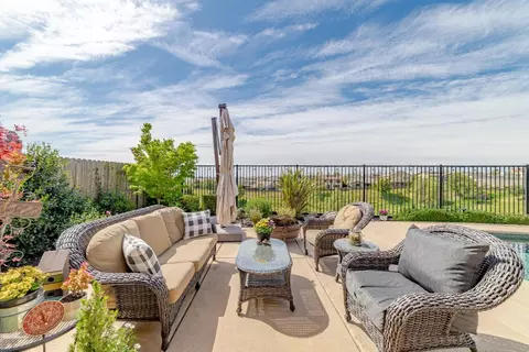Exterior - 930 Dusty Stone Loop, Rocklin, CA 95765 photo 6 of 14