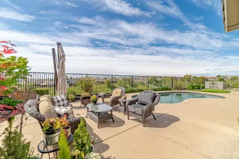 Exterior - 930 Dusty Stone Loop, Rocklin, CA 95765 photo 7 of 14