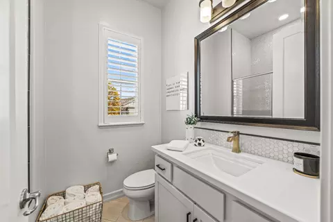 Bath - 930 Dusty Stone Loop, Rocklin, CA 95765 photo 7 of 11