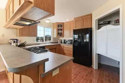 Kitchen - 41 Anita St, Jackson, CA 95642 photo 2 of 5