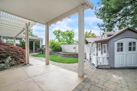 Exterior - 492 Hall St, Folsom, CA 95630 photo 6 of 8