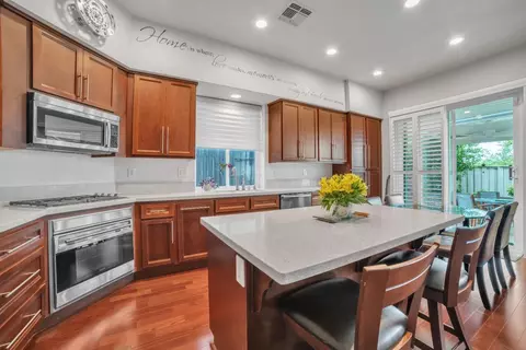 Kitchen - 492 Hall St, Folsom, CA 95630 photo 3 of 6