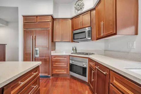 Kitchen - 492 Hall St, Folsom, CA 95630 photo 4 of 6