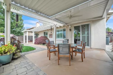 Exterior - 492 Hall St, Folsom, CA 95630 photo 4 of 8