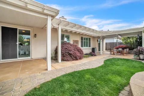 Exterior - 492 Hall St, Folsom, CA 95630 photo 7 of 8