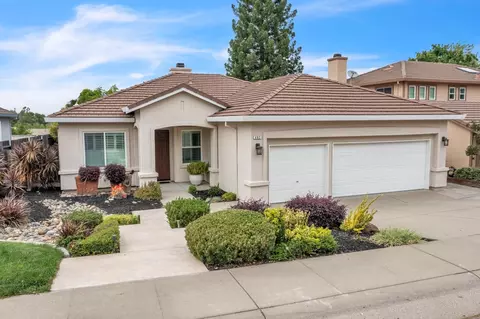 Exterior - 492 Hall St, Folsom, CA 95630 photo 2 of 8
