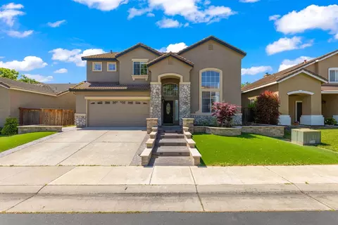 9522 Diamond Point Ln, Elk Grove, CA 95758