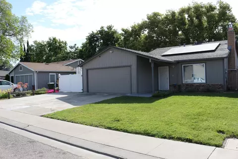 Exterior - 165 S Roxie Dr, Ripon, CA 95366 photo 3 of 10