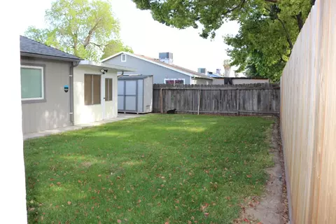 Exterior - 165 S Roxie Dr, Ripon, CA 95366 photo 7 of 10