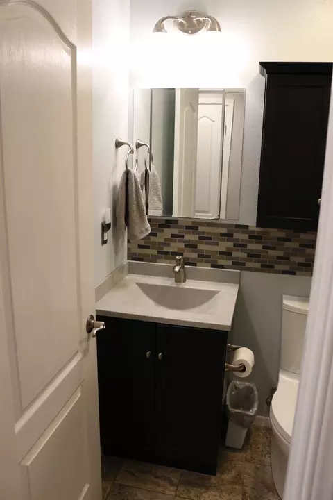 Bath - 165 S Roxie Dr, Ripon, CA 95366 photo 6 of 6