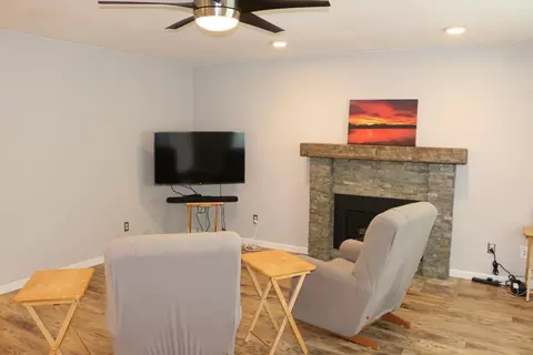 Living - 165 S Roxie Dr, Ripon, CA 95366 photo 2 of 6