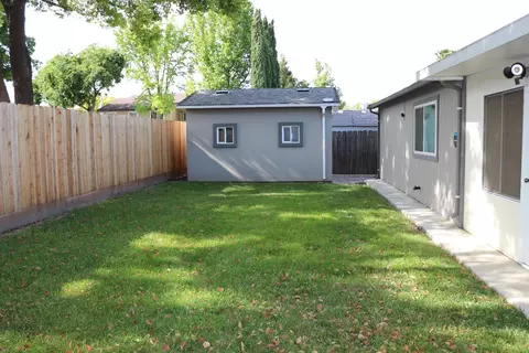 Exterior - 165 S Roxie Dr, Ripon, CA 95366 photo 10 of 10