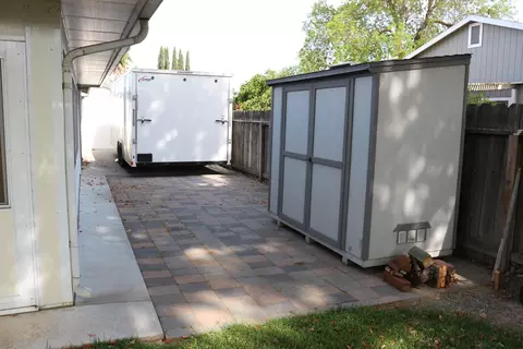 Exterior - 165 S Roxie Dr, Ripon, CA 95366 photo 8 of 10