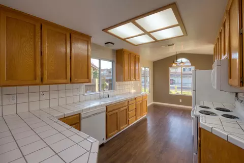 1422 Via Del Pettoruto, Gustine, CA 95322 photo 8