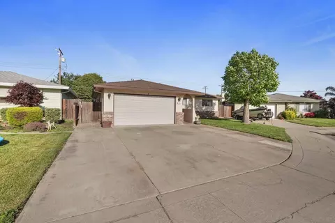 32 S Cambridge Dr, Lodi, CA 95242 photo 3