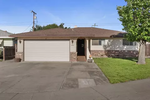 32 S Cambridge Dr, Lodi, CA 95242 photo 2