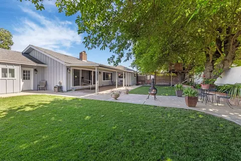 Exterior - 22099 N Devries Rd, Lodi, CA 95242 photo 10 of 11