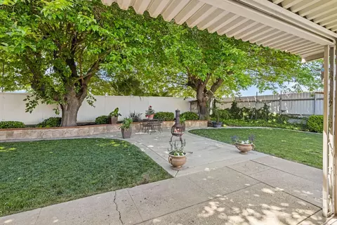 Exterior - 22099 N Devries Rd, Lodi, CA 95242 photo 8 of 11
