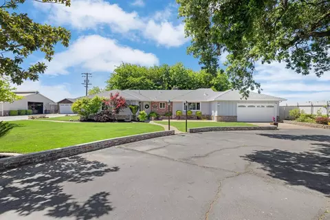 Exterior - 22099 N Devries Rd, Lodi, CA 95242 photo 2 of 11