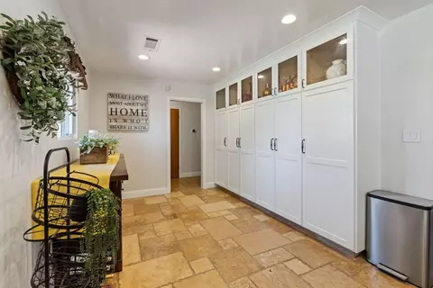 Entry Way - 22099 N Devries Rd, Lodi, CA 95242 photo 2 of 5
