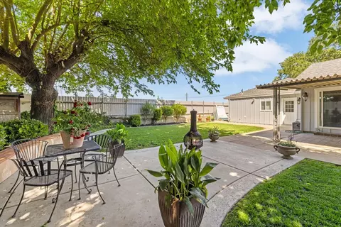 Exterior - 22099 N Devries Rd, Lodi, CA 95242 photo 9 of 11