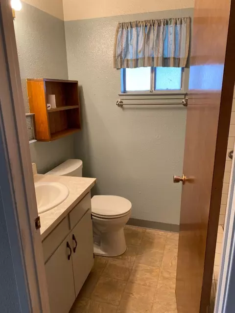 692 E 19th St, Merced, CA 95340 photo 23