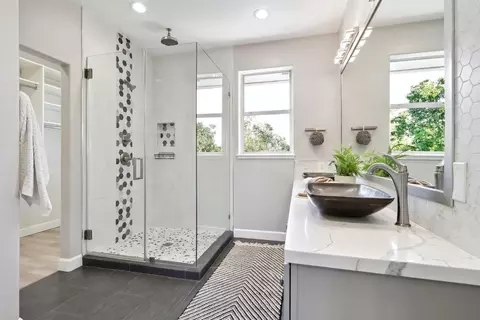 Bath - 513 Bluebird Pl, Davis, CA 95616 photo 2 of 9