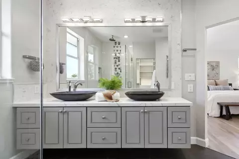 Bath - 513 Bluebird Pl, Davis, CA 95616 photo 1 of 9