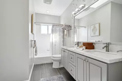 Bath - 513 Bluebird Pl, Davis, CA 95616 photo 4 of 9