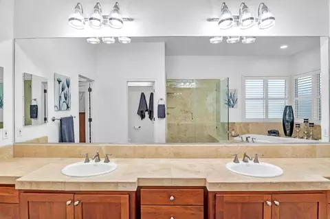 Bath - 1874 Doak Blvd, Ripon, CA 95366 photo 7 of 10