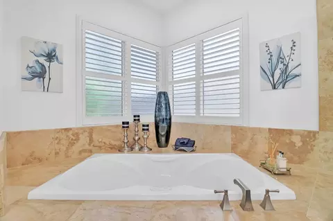Bath - 1874 Doak Blvd, Ripon, CA 95366 photo 5 of 10