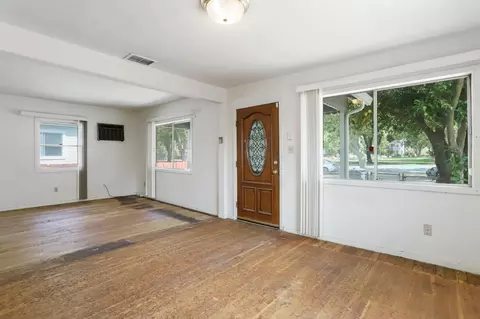 Living - 21 W 1st St, Tracy, CA 95376 photo 2 of 4