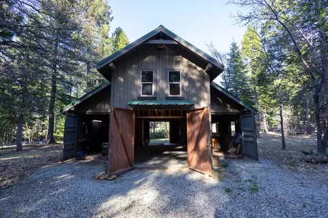 21870 Banner Quaker Hill Rd, Nevada City, CA 95959