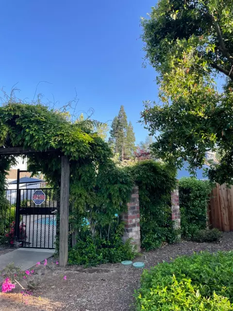 5211 Arden Way, Carmichael, CA 95608 photo 5