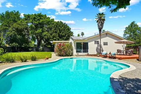 20 Dalby Ct, Sacramento, CA 95823