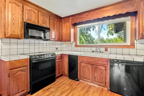 Kitchen - 28937 S Koster Rd, Tracy, CA 95304 photo 2 of 6