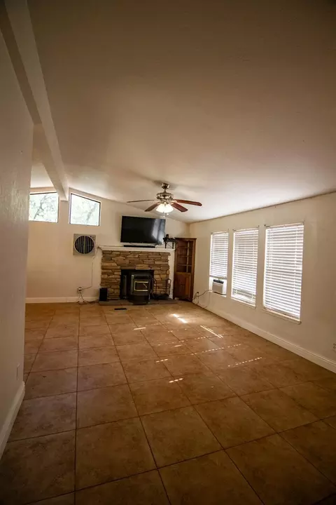Living - 18985 Dotties Pl, Grass Valley, CA 95949 photo 1 of 2