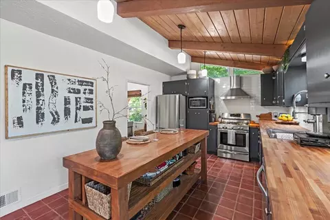 Kitchen - 224 Palm Ave, Modesto, CA 95350 photo 4 of 6