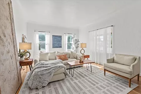 Living - 224 Palm Ave, Modesto, CA 95350 photo 2 of 7