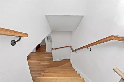 Entry Way - 224 Palm Ave, Modesto, CA 95350 photo 5 of 6