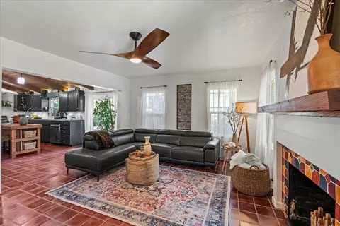 Living - 224 Palm Ave, Modesto, CA 95350 photo 5 of 7